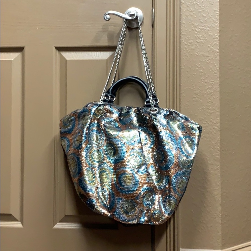 Gorgeous and sparkly sequin Yany tote.